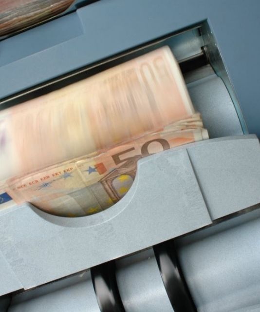 Auto Enrolment hits home: Worker on average wage will see about €15 a week deducted from their pay 